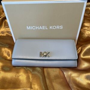 💙FABULOUS MK wallet💙